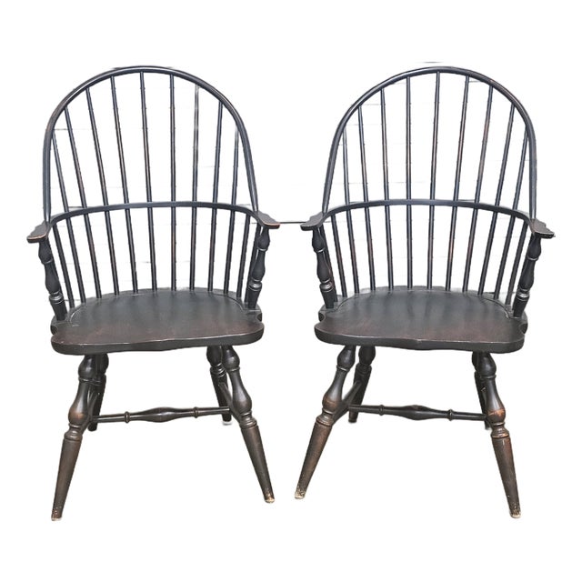 Late 20th Century Pair of Pennsylvania House Sack Back Windsor Arm Chairs Black Finish For Sale