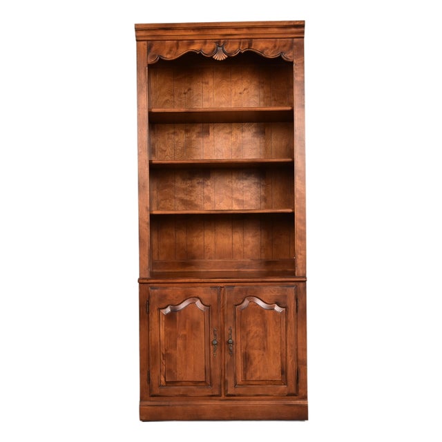 Ethan Allen French Provincial Louis XV Solid Maple Bookcase or Display Cabinet For Sale