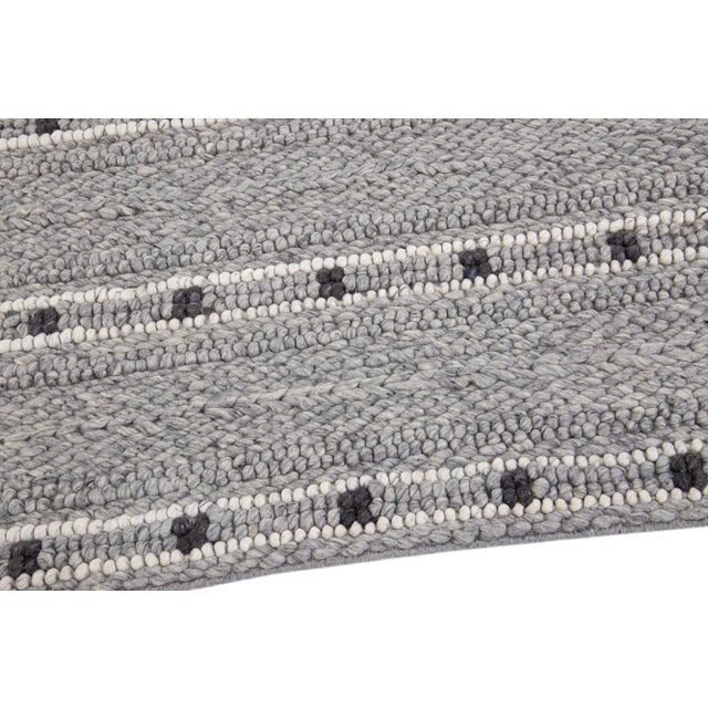 Textile Grey Contemporary Cicero Handmade Texture Wool Rug For Sale - Image 7 of 8