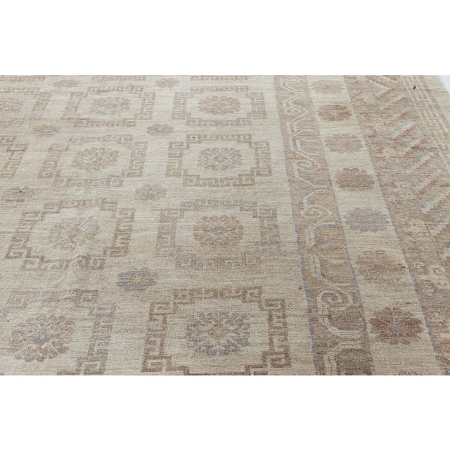 Modern Large Samarkand Style Geometric Rug in Soft Neutrals by Doris Leslie Blau For Sale In New York - Image 6 of 9