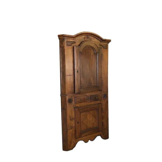 Early 19th Century Tuscan Corner Cupboard – Italian Walnut For Sale - Image 4 of 4