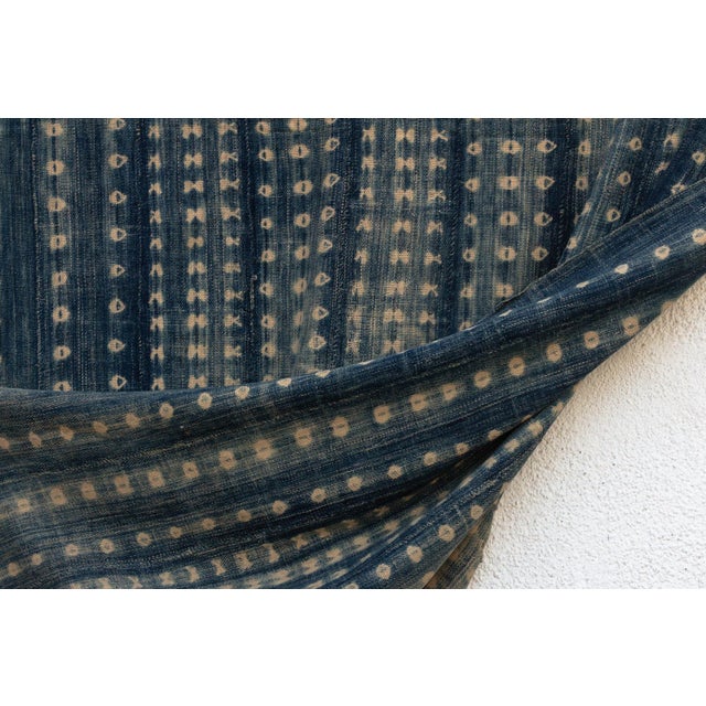 Vintage Malinke African "Djenne Pillar" Indigo Throw For Sale In Los Angeles - Image 6 of 7