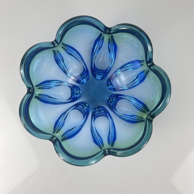 Large Murano glass bowl/trinket dish, flower shape, green-blue gradient, 1960 Dimensions: Diameter: 23 cm Height: 13 cm...