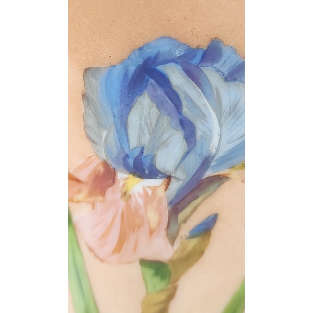 1940s Mid-Century Modern Hand-Painted Iris Satin Glass Table Lamp in Blush Pink With Brass Hardware For Sale - Image 13 of 17