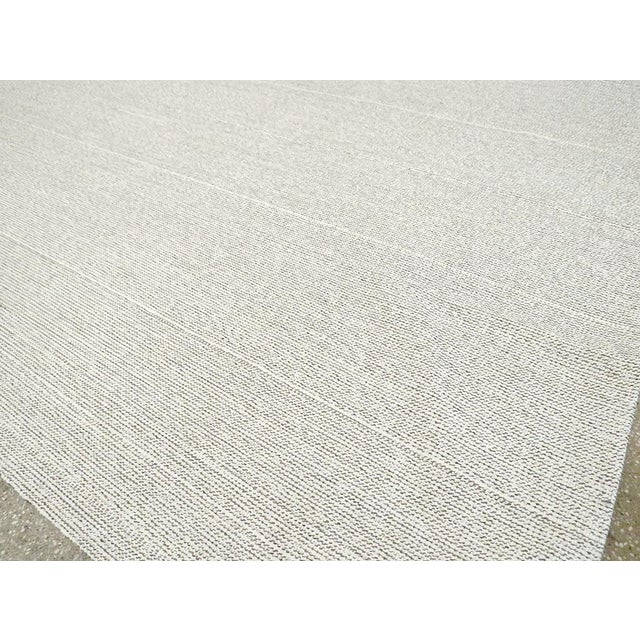 Silver Galerie Shabab Collection Mid-20th Century Handmade Turkish Flat-Weave Kilim Room Size Carpet For Sale - Image 8 of 9