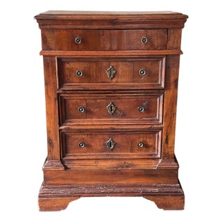 18th Century Italian Walnut Commode With Four Drawers For Sale
