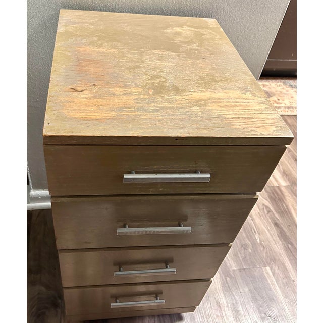 1950s Mengel Permanized Mid-Century Cerused Oak Nightstand / Bedside Chest — Original Finish For Sale In Indianapolis - Image 6 of 8