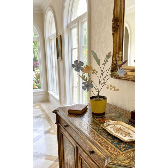 Metal Vintage Italian Hand-Painted Toleware Wildflower Arrangement in Yellow Ceramic Pot For Sale - Image 7 of 11