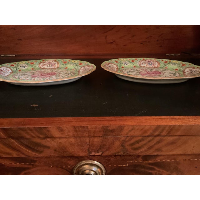 English Pair of Late 18th/ Early 19th Century Clobbered Plates For Sale - Image 3 of 7