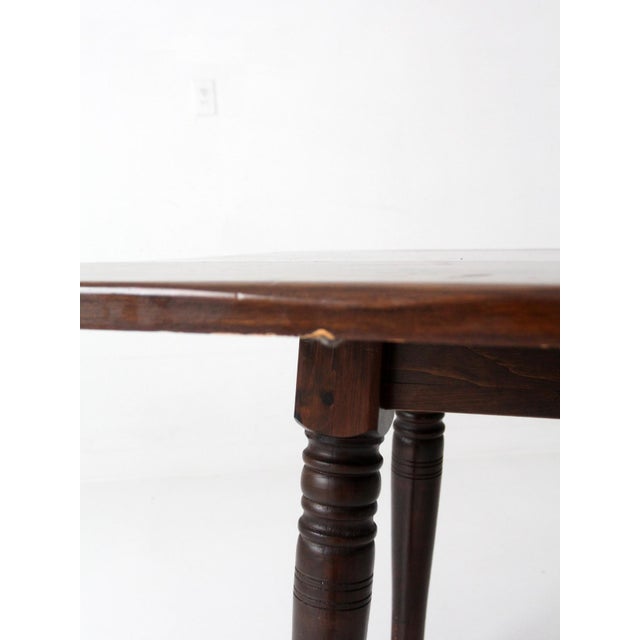 American Early American Style Drop Leaf Dining Table Circa 1950s For Sale - Image 3 of 18