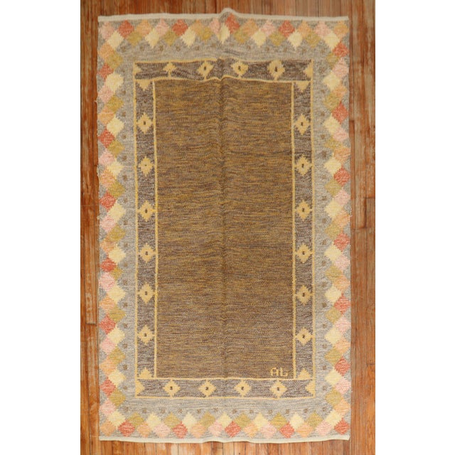 Vintage signed Swedish Kilim from the middle of the 20th Century Measures: 4'4'' x 6'7".