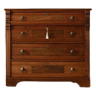 19th Century American Walnut Chest of Drawers With Knapp Joints For Sale