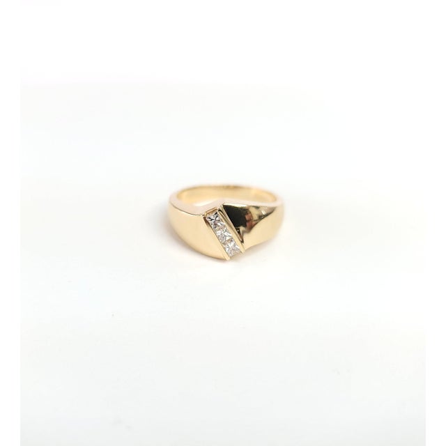 2020s Princess Cut Diagonal Diamond Ring .40cttw 14k Yellow Gold, Size 10 For Sale - Image 5 of 5