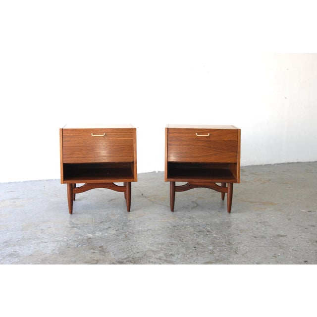 Pair of Merton Gershun for American of Martinsville Mid Century Walnut Nightstands Beautiful pair of walnut nightstand,...