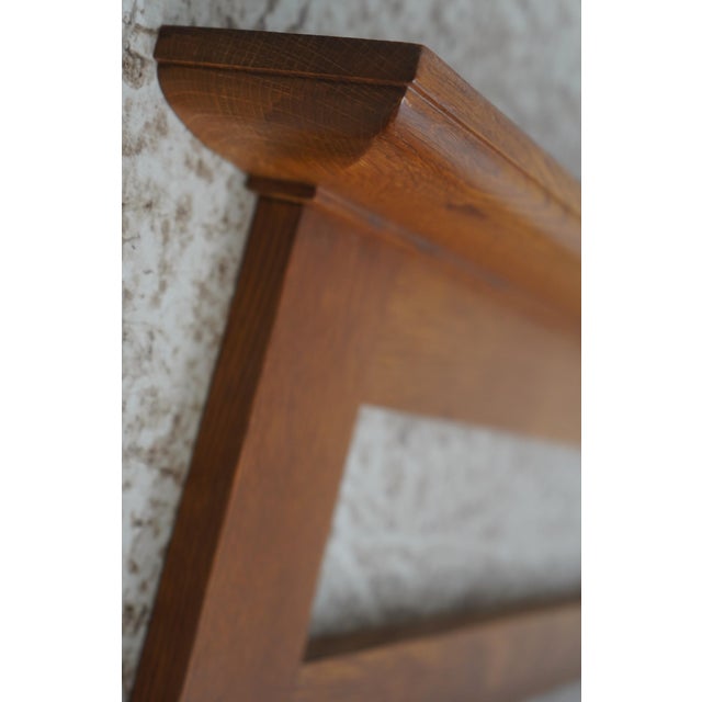 Age: C.2005 Details: Finish Number 35 Model 89-811 High Quality Construction Oak Arts And Crafts Plank Style Back Pegged...