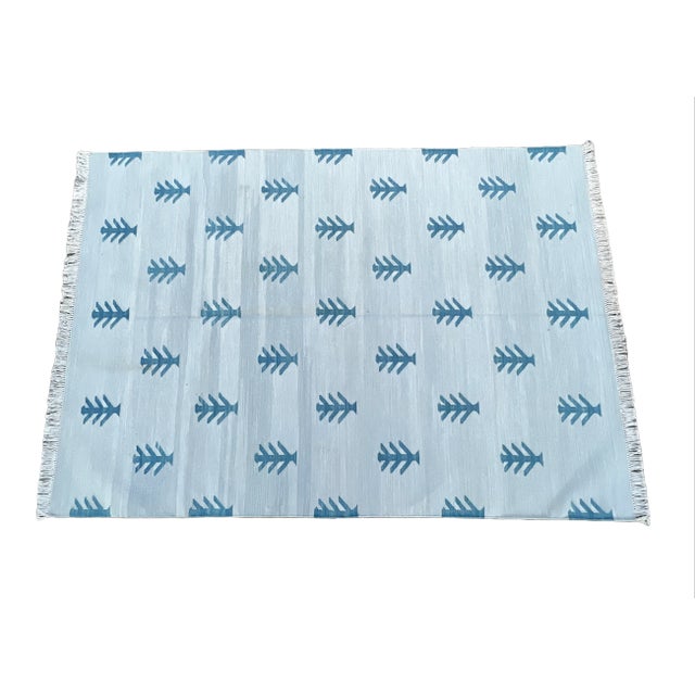 Handmade Cotton Gray And Teal Blue Tree Pattern Rug - 5'x7' These special flat-weave dhurries are hand-woven with 15 ply...