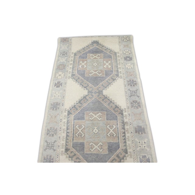 Early 21st Century Modern Turkish Oushak Rug 3'1" x 16'8" For Sale - Image 5 of 8