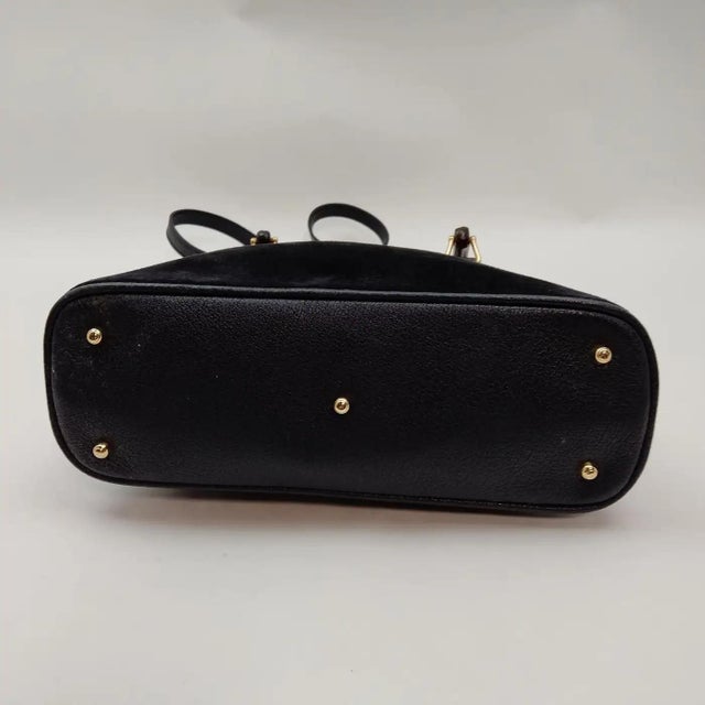Contemporary A 1990s Iconic Gucci Bamboo Navy Blue Suede Leather Hand Bag For Sale - Image 3 of 18