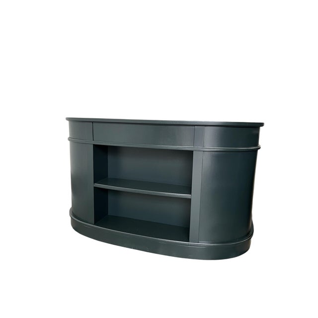 The Sligh Lowry # 4185 desk was made in Holland, Michigan in 1965. It’s the perfect compliment to any room with an updated...