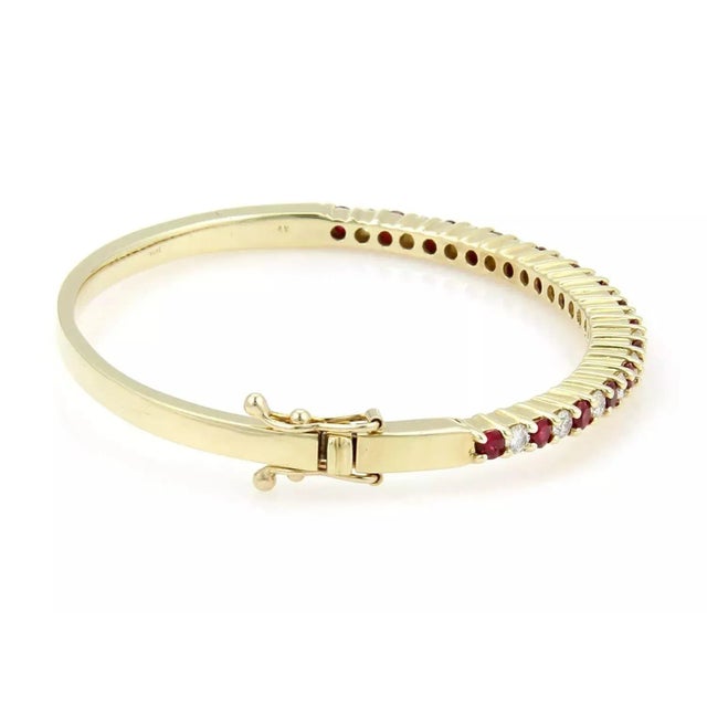Contemporary Diamond & Rubies 14k Yellow Gold Oval Shape Hinged Bangle Bracelet For Sale - Image 3 of 5
