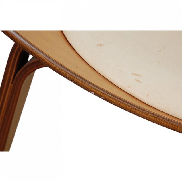 CH07 Shell Chair in Walnut by Hans Wegner For Sale - Image 15 of 18