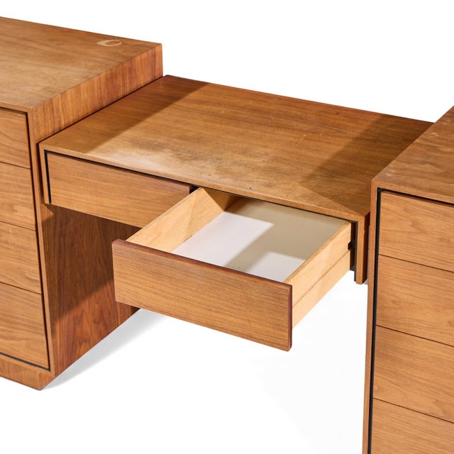 Vladimir Kagan for Dreyfuss Mid 20th Century Walnut and Lucite Vanity Dresser For Sale - Image 10 of 11