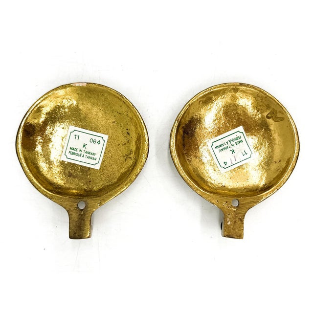 Metal Pair of Vintage Brass Seashell Wall Hooks – Coastal / Hollywood Regency For Sale - Image 7 of 7