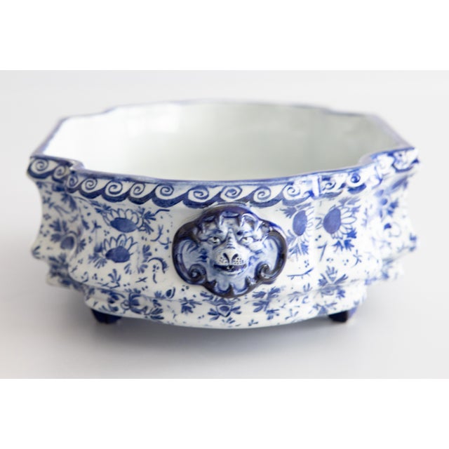 19th Century French Faience Creil Et Montereau Lion Jardiniere Cachepot Centerpiece For Sale In Houston - Image 6 of 13