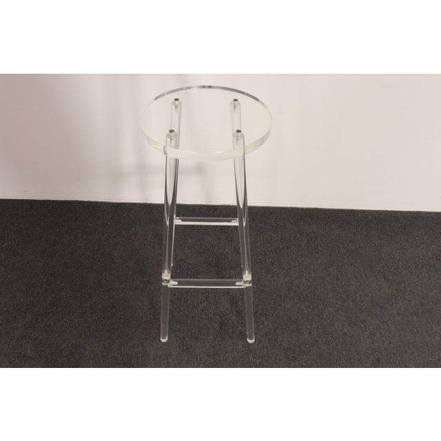 Plastic Single Vintage American Hollywood Regency Style Lucite Bar Stool For Sale - Image 7 of 18