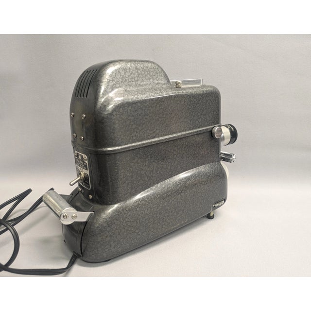 1950s 1950s La Belle Slide Projector For Sale - Image 5 of 12