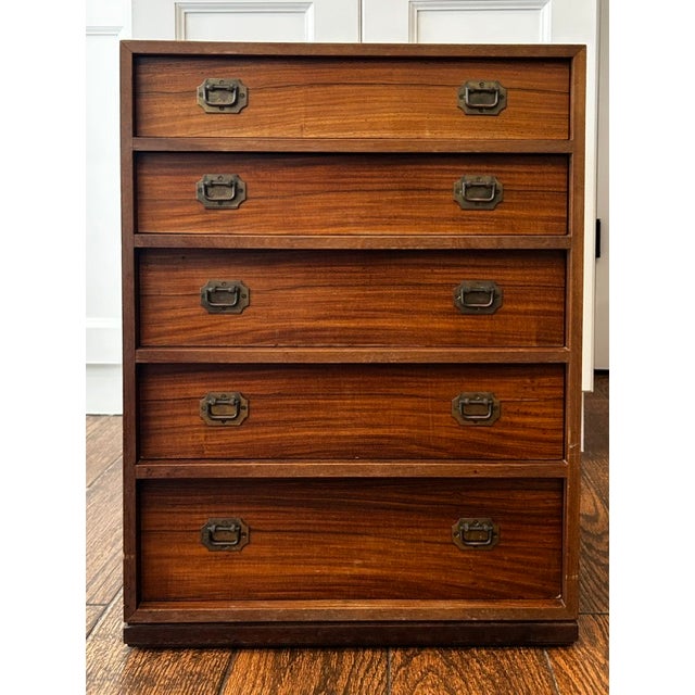 1960s 1960s Shōwa-Era Modern Tansu Dressers / Bedside Chests - A Pair For Sale - Image 5 of 12