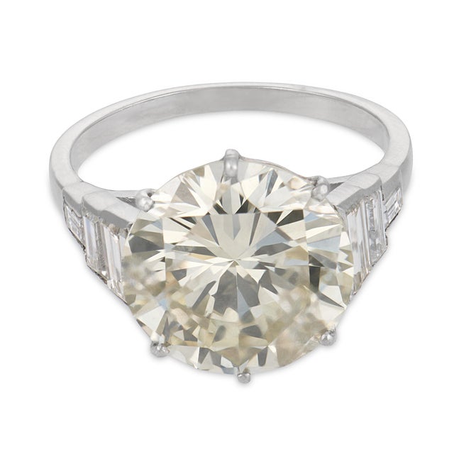 Contemporary Mid Century Gia 6.29 Carat Diamond Platinum Engagement Ring, Size 7.25 For Sale - Image 3 of 8