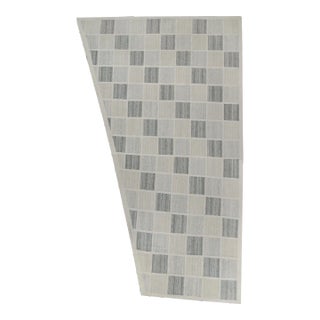 Rug & Kilim’s Scandinavian Style Trapezoid Kilim in Gray With Geometric Pattern For Sale