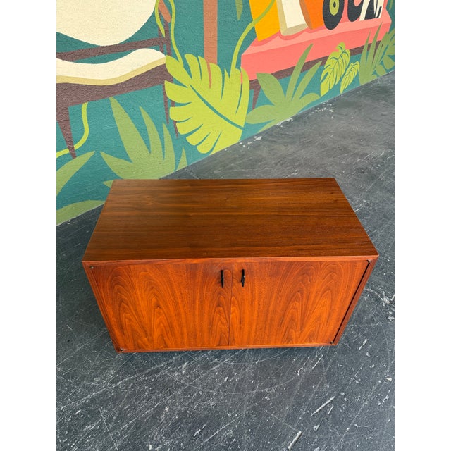 1960s Mid Century Founders CDP Attributed Petite Walnut Cabinet For Sale - Image 5 of 12
