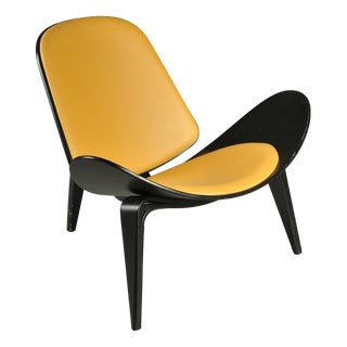 Danish CH 07 Shell Armchair by Hans J Wegner for Carl Hansen & Son, 1960s For Sale