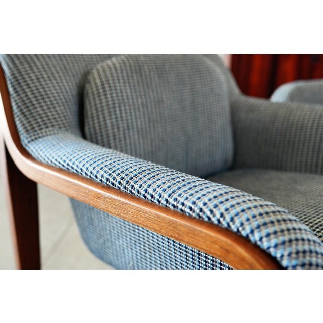 Knoll Pair of Bill Stephens Knoll Model 1315 Lounge Chairs | Newly Upholstered in Rare Nos Vintage Knoll Kampala Fabric For Sale - Image 4 of 14