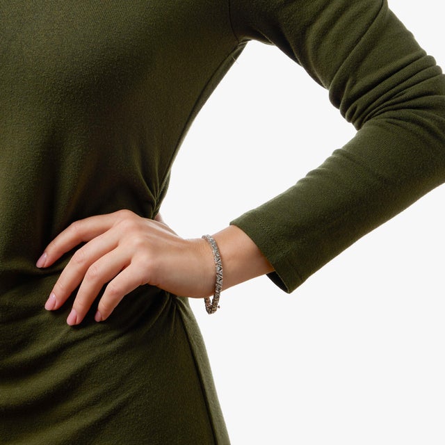 1990s Vintage Diamond 14k White Gold Tennis Bracelet For Sale - Image 5 of 6