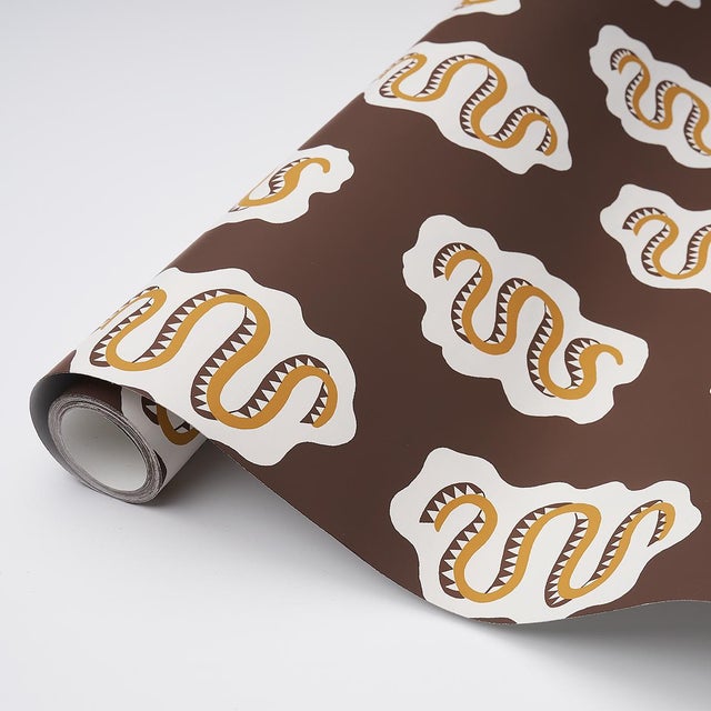 Schumacher SAMPLE - Schumacher Elsa Wallpaper In Amber For Sale - Image 4 of 4