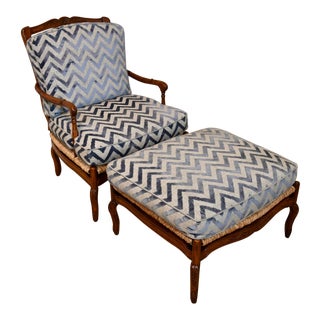 Fremarc Design Robert Allen Modern Oversized Contemporary French Bergere Upholstered Club Lounge Chair& Ottoman in Blue / Grey Geometric Zebra Pattern For Sale