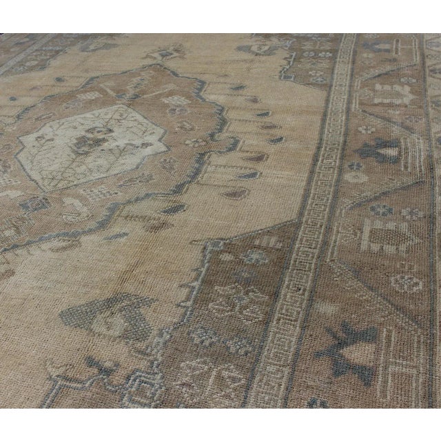 Vintage Turkish Oushak Rug With Medallion in Cream Background, Gray Green & Camel For Sale In Atlanta - Image 6 of 8