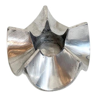 1980s MCM Atomic Metal Candle Holder Space Age Silver Tone Solid Aluminum Star Shaped For Sale