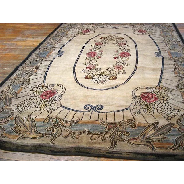 Early 20th Century American Hooked Rug ( 8'10" x 11'8" - 270 x 355 )