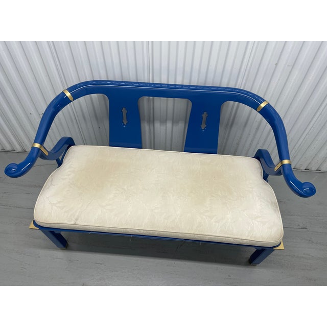 1970s 1970s High Gloss Patriot Blue Chinoiserie Settee – Newly Lacquered – 48” Wide For Sale - Image 5 of 11