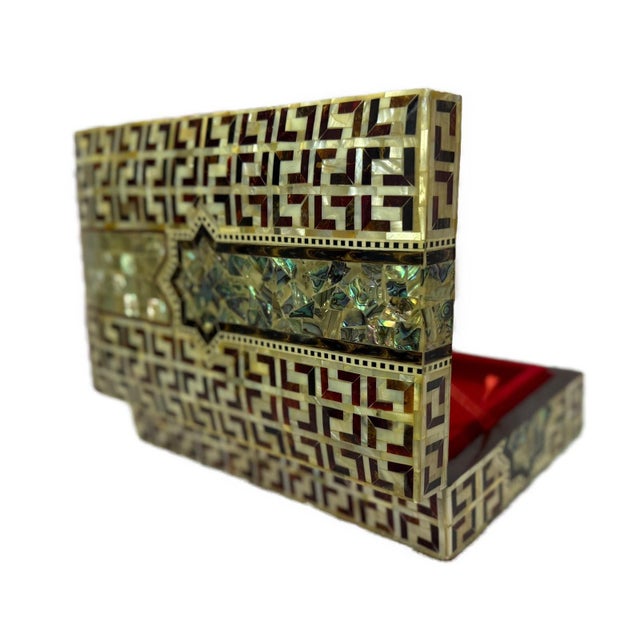 2010s Handmade Mother of Pearl Jewelry Box – Egyptian Geometric Inlay For Sale - Image 5 of 10
