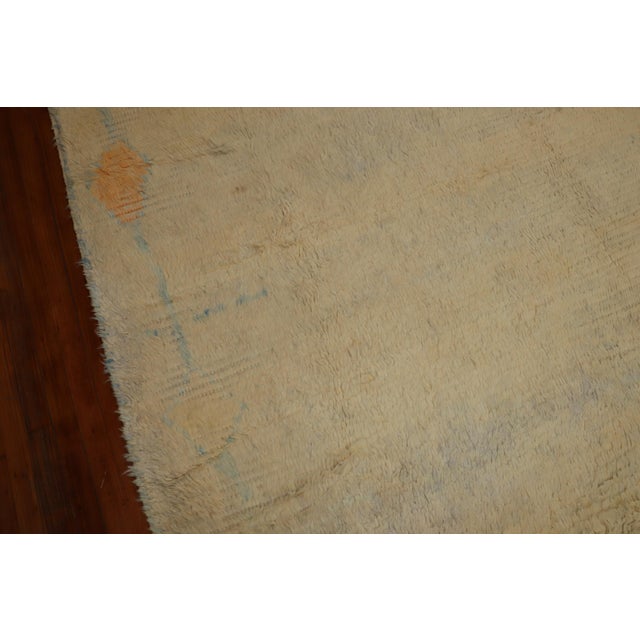 Early 20th Century Early 20th Century Zabihi Collection Abstract Oversize Cream Orange Light Turkish Shag Rug - 12'1" x 13'4" For Sale - Image 5 of 6