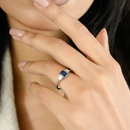 Cushion Cut Blue Sapphire Diamond Engagement Ring in 18k Gold Size 5.5 For Sale In New York - Image 6 of 12