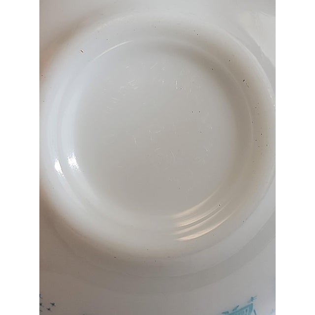 1950s 1950s Mid Century Modern Lady on the Left Pyrex Amish Butterprint Cinderella Bowl For Sale - Image 5 of 5
