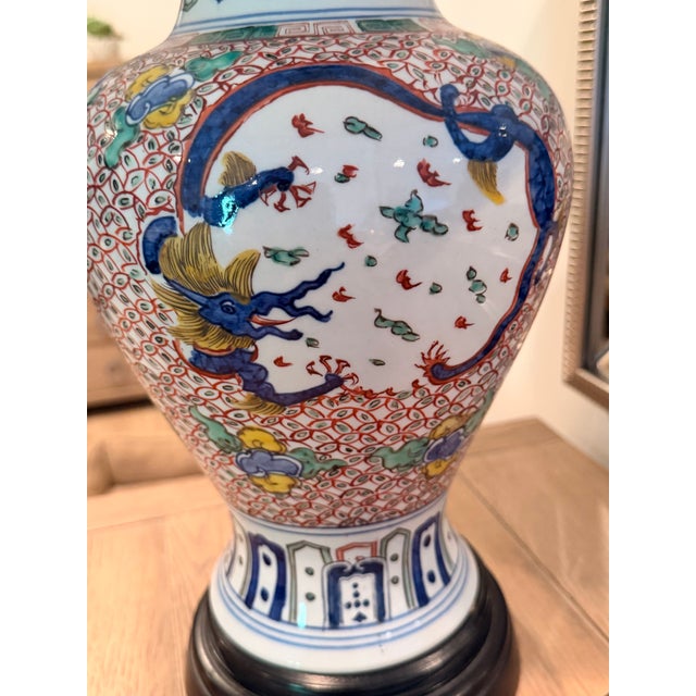 Vintage Chinoiserie Asian Porcelain Dragon Table Lamp With Pleated Shade – 28” For Sale In Charleston - Image 6 of 7
