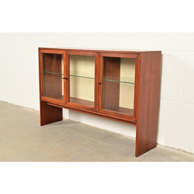 Mid-Century Modern Kipp Stewart for Calvin Furniture Mid-Century Modern Walnut Bookcase Cabinet, 1960s For Sale - Image 3 of 14