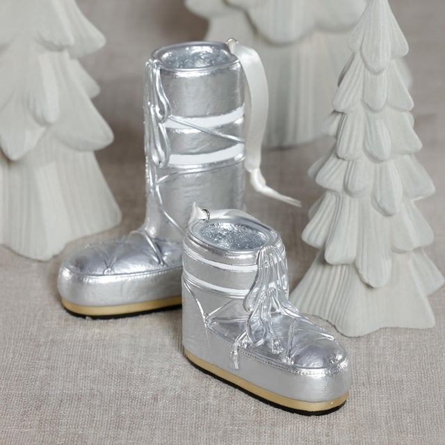 Après Ski Boot Holiday Ornaments in Silver, Assorted Set of 6 Pieces For Sale - Image 4 of 6